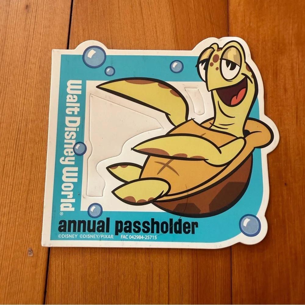 Set of 2 Disney World Annual Passholder Magnets NWOT - Picture 3 of 4